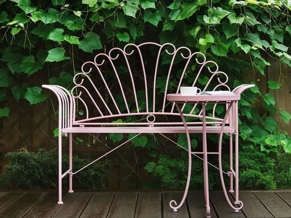 2-sits Utomhus Trädgårdsbänk av Metall i Rosa Färg i Vintagestil