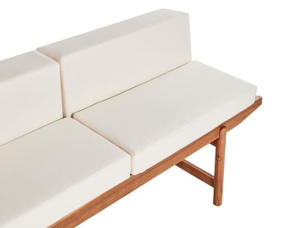 Havebænk i lyst akacietræ 210 x 84 cm med hynder cremehvid moderne rustik stil udvendig gårdhave terrasse altan