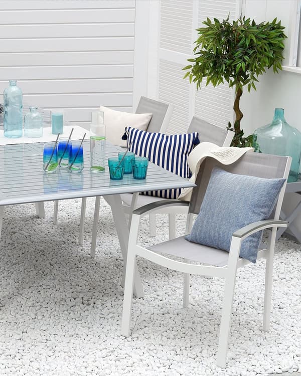 Havestole Grå Hvid Aluminium Træplast 2 stk Udendørs Stabelstole med Armlæn Vedligeholdelsesfri Nonwood til Terrasse Have Indretning Tilbehør