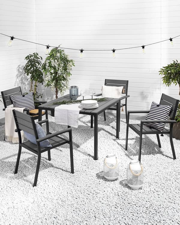 Havestole Grå Sort Træplast Aluminium Sæt 4 stk Stabelstole med Armlæn Lamelryg Vedligeholdelsesfri Havemøbler Nonwood Moderne Terrasse Have