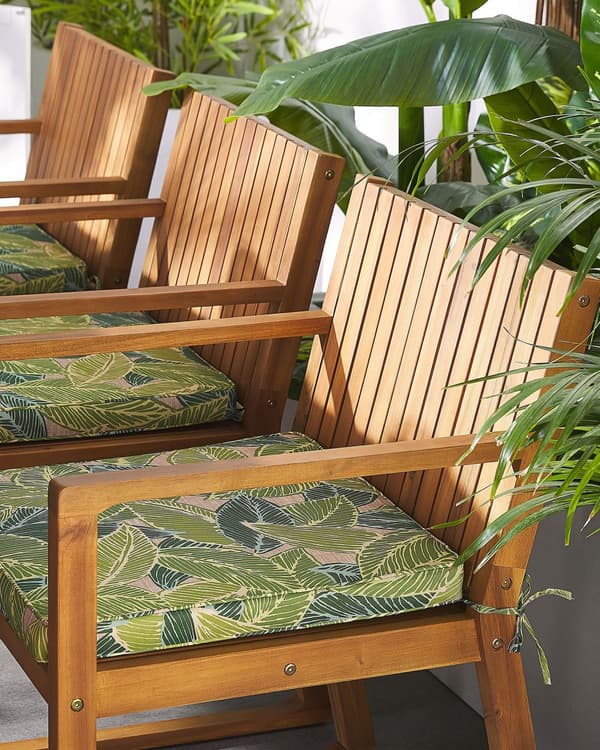 Havestolesæt lyst akacietræ med blå hynder klassisk design UV-bestandigt til veranda og altan