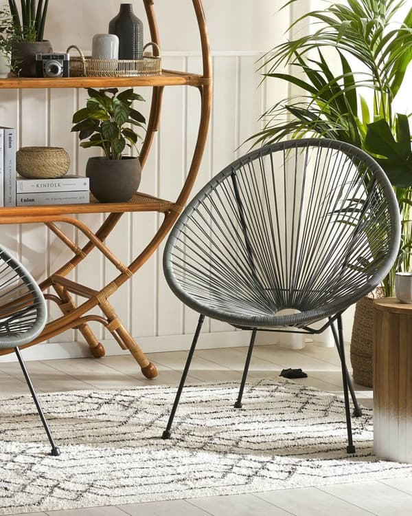 Havestole Mørkegrå Rattan med Sort Pulverlakerede Stålben sæt 70 x 90 cm Udendørs Altan Stabelbar med Dupper Retro Rundt Flet Moderne Design