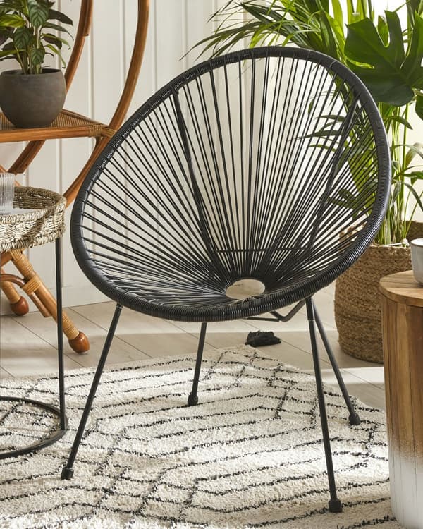 Havestol Sort Rattan med Pulverlakeret Stålben 70 x 90 cm Udendørs Altan Stabelbar Hvile Lounge med Dupper Retro Rundt Flet Moderne Design