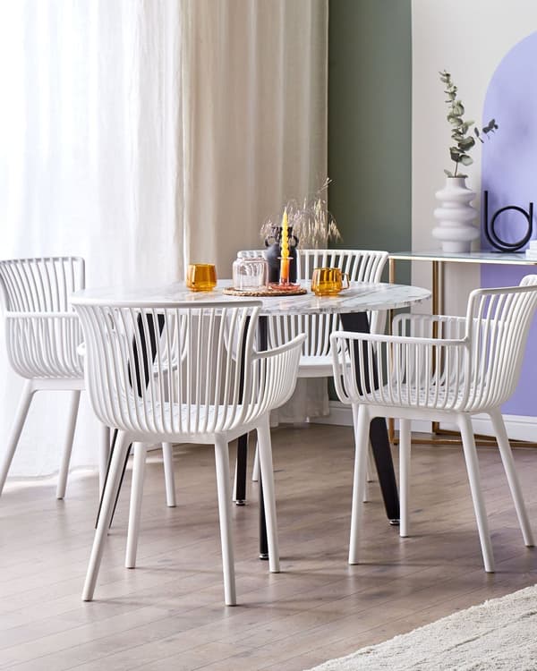 Havestole Hvid Plast Polypropylen Sæt 4 stk Stabelstole med Armlæn Lamel Høj Ryg Spisebordstole til Spisestue Køkken Terrasse Have Indretning