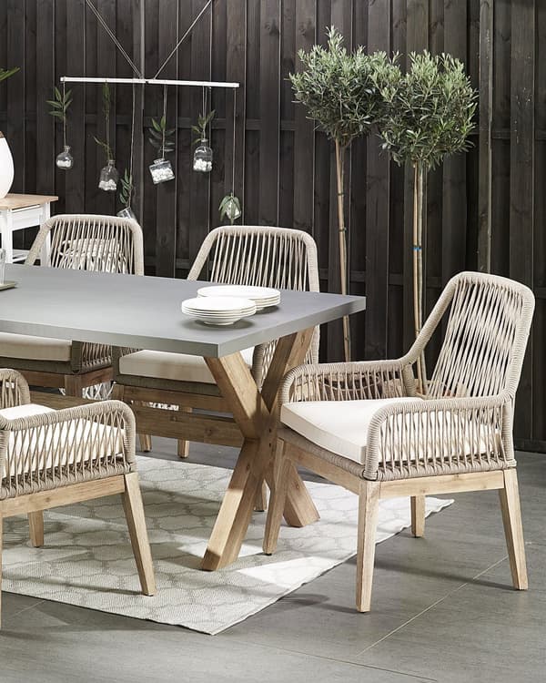 Sett med 2 utendørs spisestoler Beige Polypropylen Stålramme Ben i lyst akasietre Sitteputer Korgstol Moderne design Hagemøbler