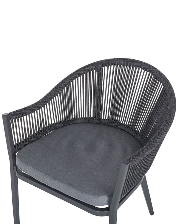 Sett med 2 hagespisestoler med grå metallramme og puter Moderne design med taufletting