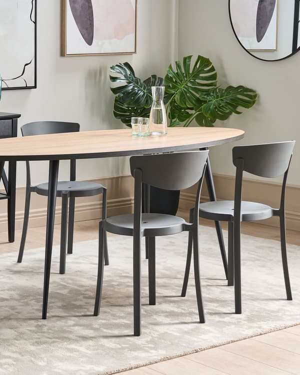 Tuoli tummanharmaa 42 x 80 x 40 cm muovi pinottava 4 kpl säänkestävä sisälle ulos moderni