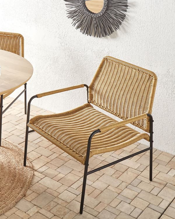 Set med 2 trädgårdsstolar Naturlig med svart ram Rottingväv Metallram Modern design Sittplatser utomhus
