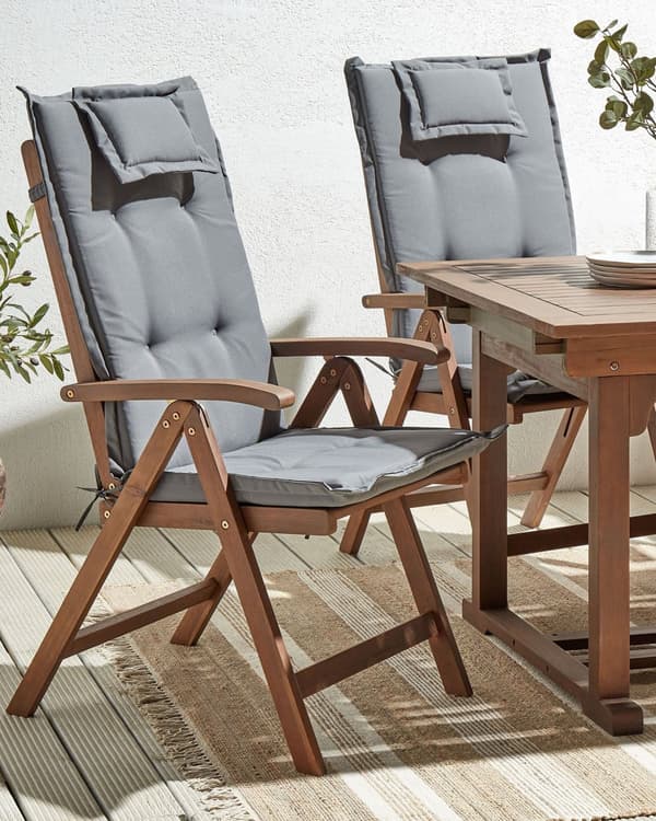 Set med 2 Trädgårdsstolar med Gråa Dynor Mörkt Akaciaträ Justerbar Hopfällbar Modern Design Utomhus Trädgård