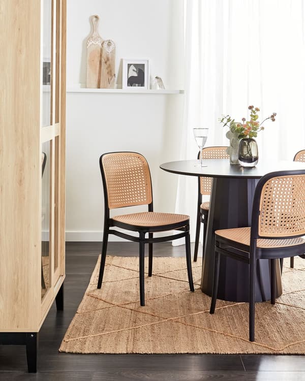Matstolar Set om 4 Beige och Svart Plast Sits Stapelbara Stolar utan Armstöd för Inomhus- och Utomhusbruk Matsal Kök