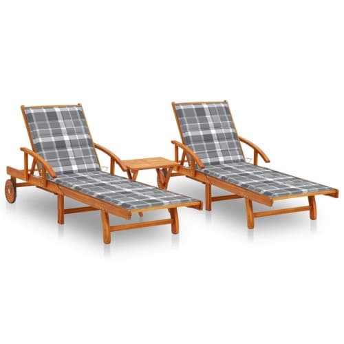Solsängar 2 st med bord och dynor massivt akaciaträ