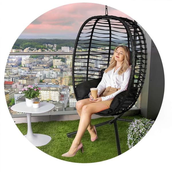 Toskana musta riippuva puutarhatuoli + mustat Sofotel-tyynyt