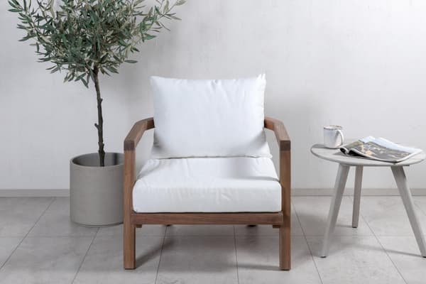 FURNLUX UDENDØRS LÆNESTOL ERICA HVID & AKACIE 70CM