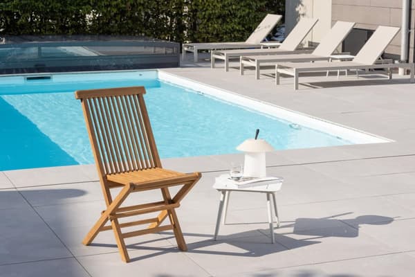 FURNLUX UDENDØRS SPISEBORDSSTOL KENYA TEAK 47CM