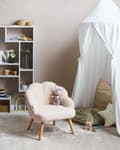 Miniatyrbilde 2 av 10: Barnestol Lysebeige Boucle-trekk med Treben Lenestol for Barn Barnerom