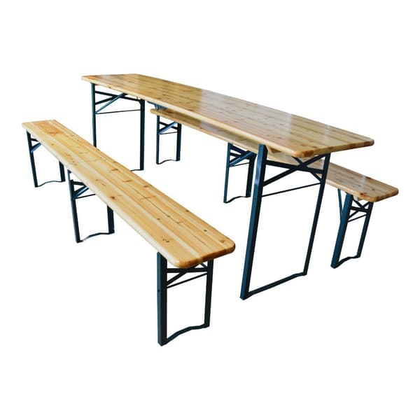 En uppsättning trämöbler, en uppsättning trädgårdsbord och bänk