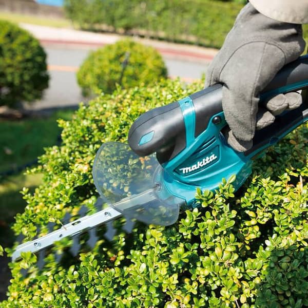 MAKITA DUM111ZX strängtrimmer (bar maskin)