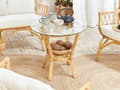 Miniatyrbild 8 av 11: Trädgårdsmöbelset 4-sits Beige Rotting Soffa 2 Fåtöljer och Runt Bord Glasskiva Vita Kuddar