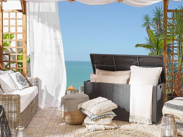 Hyndeboks Brun Polyrattan 126 x 46 cm Dekorativ Kæmpe Opbevaringsboks til Hynder og Havepuder Udendørs Terrasse Have Tilbehør