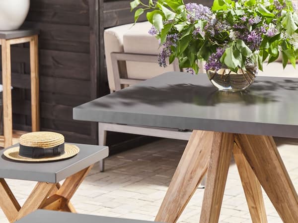 Utomhus Trädgårdsbord i Grå Färg med Bordsskiva i Betong och Ljusbrun Ben av Acaciaträ 8-sits Kapacitet 200 x 100 cm