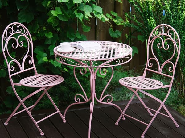 Terrassebord Rosa Pulverlakkert Metallramme 74 x 70 cm Moderne Retro Flettet Rør med Scrollwork Aksent til Terrasse og Hage Italiensk Dekor