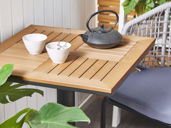 Hage bistro sofabord lyst tre firkantet plate 60x60 cm svart metallunderstell rustikk moderne
