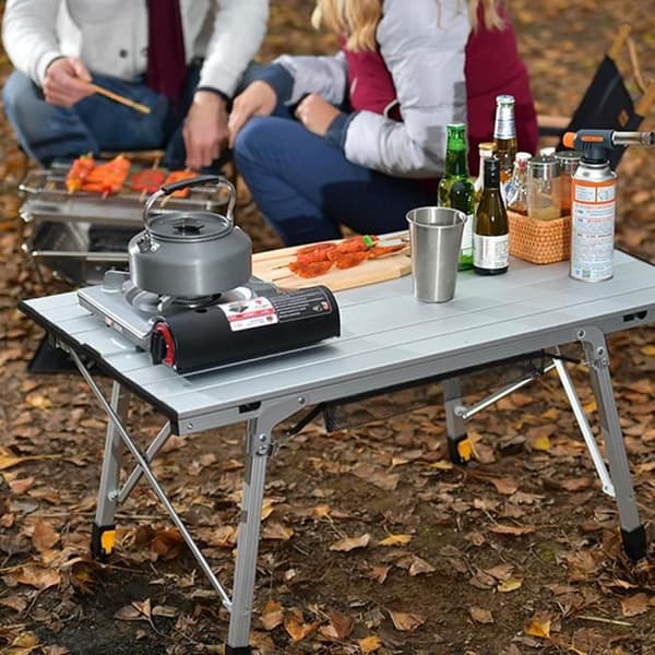 YUENFONG Hopfällbart campingbord med aluminiumstomme, Fällbart campingbord, höjdjusterbart, upp till 30 kg, 90 x 52 cm (silver)