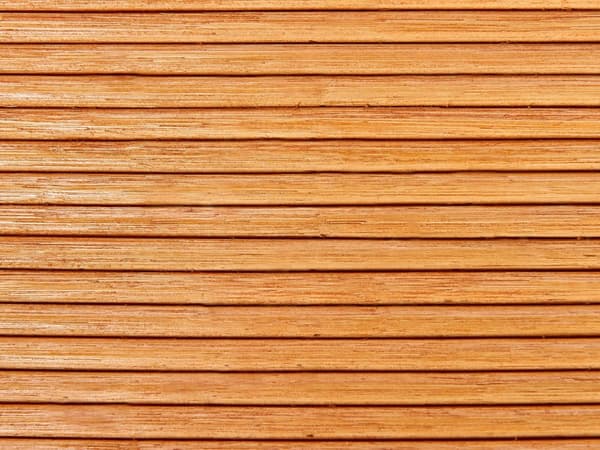Havebord i lyst træ rattan 150 x 70 cm til terrasse balkon modern stil udendørs brug