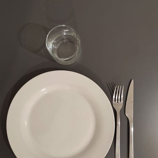 Antracitgrått hopfällbart bord + 2 stolar för terrass
