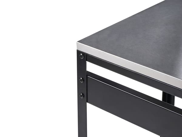 Udendørs køkkenskab i sort rustfrit stål med 3 døre og top til spisning i havekøkkenet