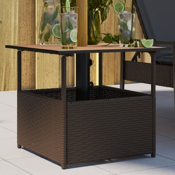 Trädgårdsbord med parasollhål brun 55x55x46,5 cm konstrotting