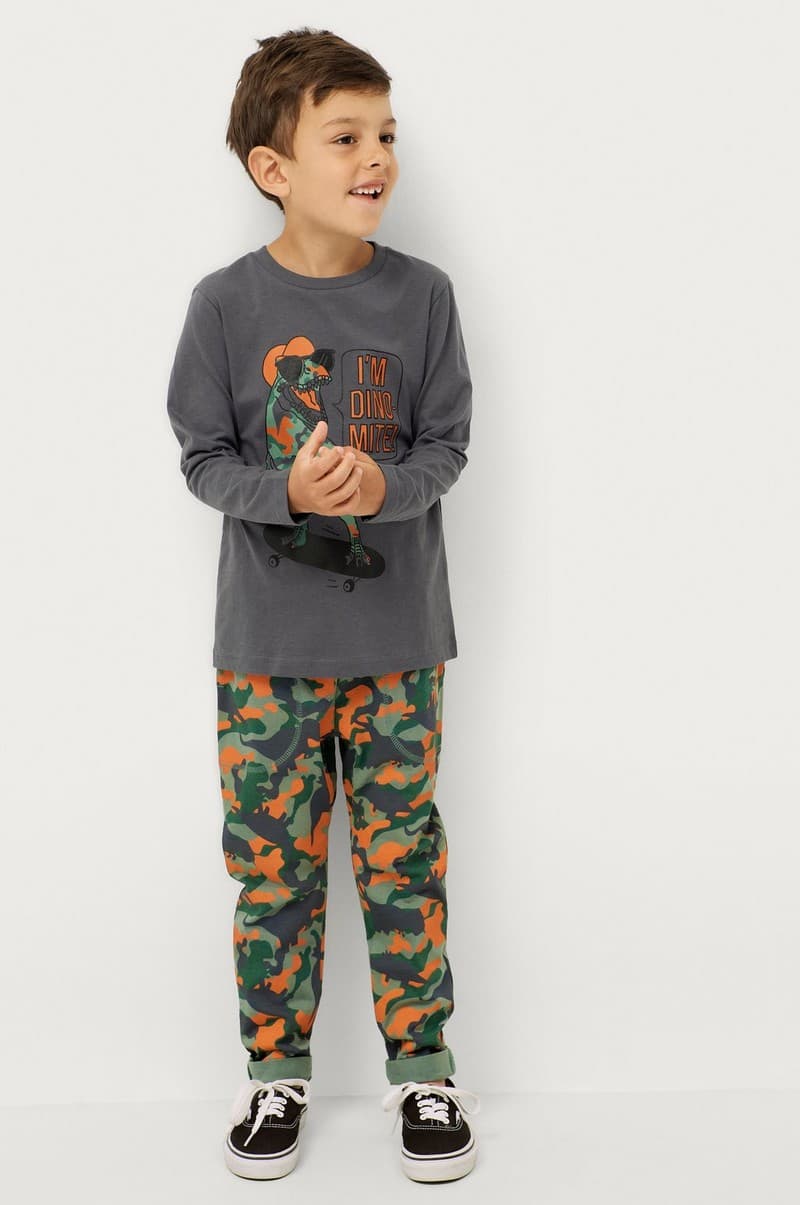 Set Jack med t-shirt och byxor