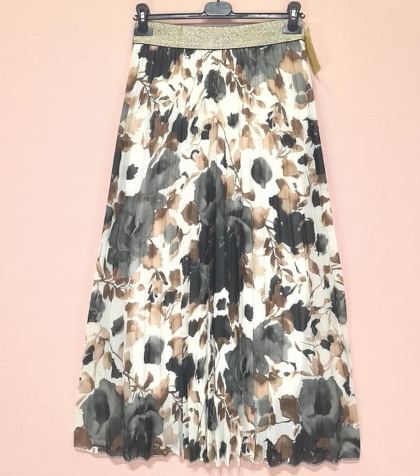 Pleated skirt flowers - several colors - one size 38-44