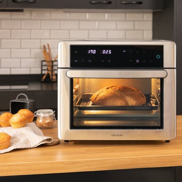 Cecotec Hot air fryer oven, with convection, 30 litre capacity and 1800 W power.