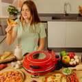 Miniatyrbild 2 av 5: Cecotec Fun Pizza&amp;Co Mamma Mia Vista 1200 W electric pizza oven with viewing window.