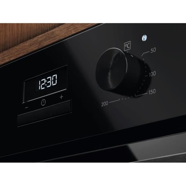 Electrolux Inbyggnadsugn 65l 60cm katalytisk svart - LOH3C00BK