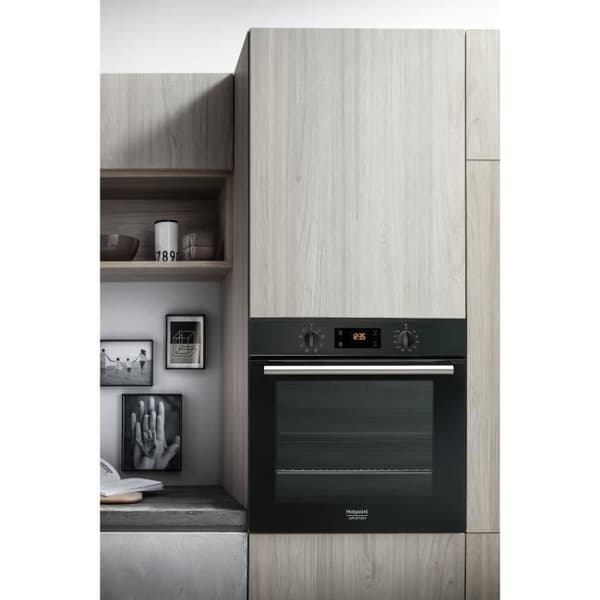 Inbyggd elektrisk ugn Pyrolys Fläktstödd värme HOTPOINT FA2 540 P BL HA - Svart - 66L - Multifunktion