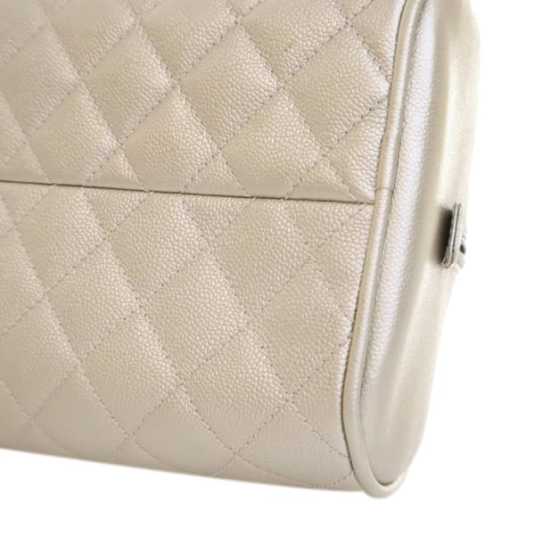 Pre-owned Chanel Metallic Quilted Caviar Bowler Bag White
