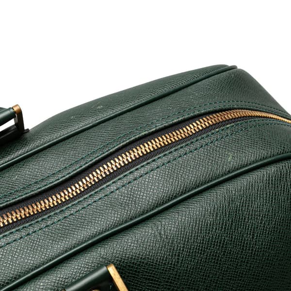 Pre-owned Louis Vuitton Taiga Kendall GM Green