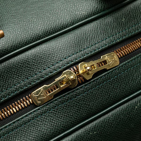 Pre-owned Louis Vuitton Taiga Kendall GM Green