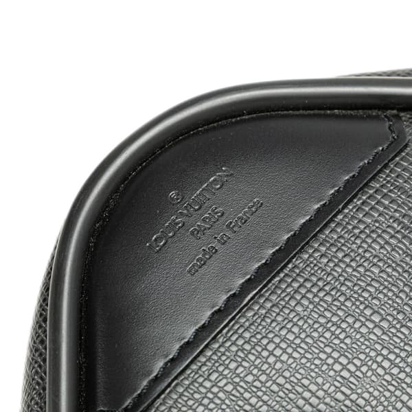 Pre-owned Louis Vuitton Taiga Satellite 53 Luggage Black