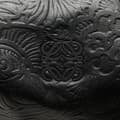 Miniatyrbillede 8 af 10: Pre-owned LOEWE Embossed Leather Canela Boston Bag Black