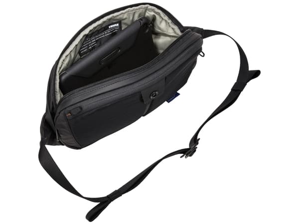 Thule Tact TACTWP05, Gutt, Diagonalt hengende bag, Glidelås, Mobillomme, Nøkkellomme, Pennelomme, Glidelåslomme, 17,8 cm (7"), Sort