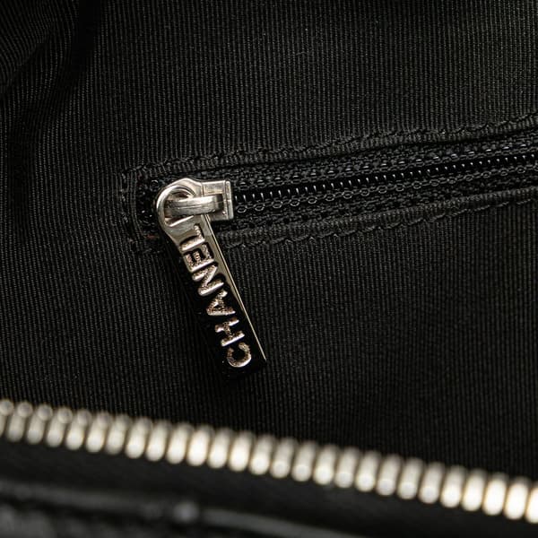 Pre-owned Chanel CC Chevron Quilted Lambskin Boston Black