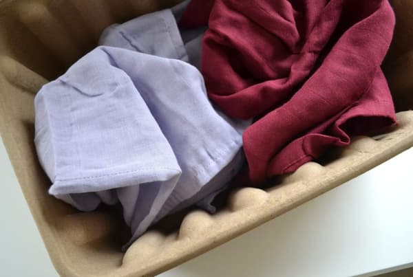 Muslin tæppe dybt rød - Filibabba