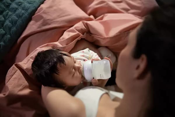 Philips Avent SCY900/01 Natural Response -tuttipullo, 125 ml