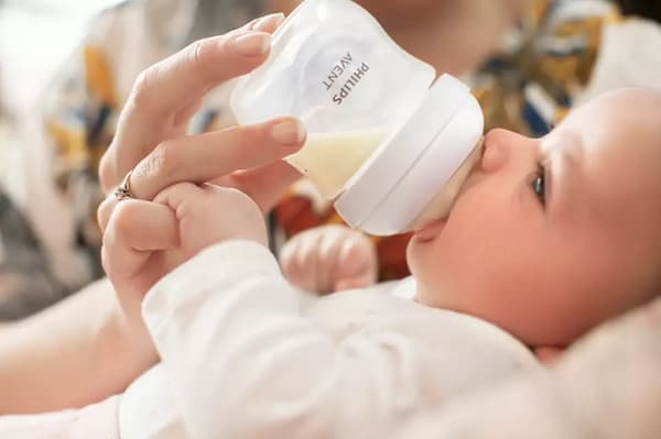 Philips Avent SCY962/02 Natural Response flaskesmokk, flow 2, 0 måneder+, pakke med 2 stk