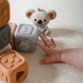 Miniatyrbild 5 av 11: WOOPIE BABY Pedagogiskt Set – Pyramid & Sensoriska Byggklossar 2-i-1 Bitring med Siffror