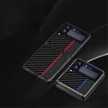 Miniatyrbild 2 av 5: Carbon Stripe mobilskal till Samsung Galaxy Z Flip 3 - Röd
