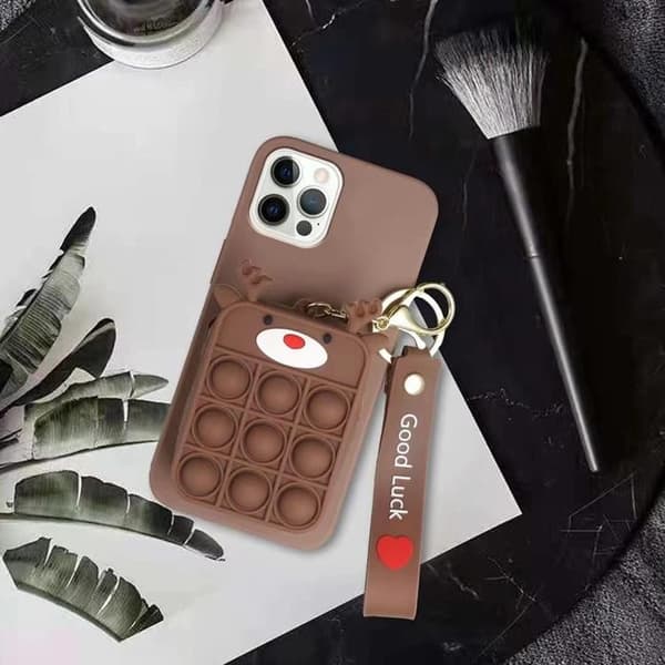 Reindeer Silicone Skal iPhone 11 - Brun